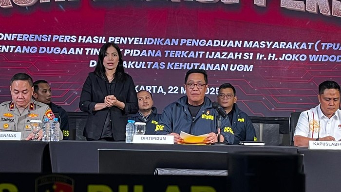 **Ini Sederet Dokumen yang Diuji Bareskrim di Laporan Ijazah Palsu Jokowi**