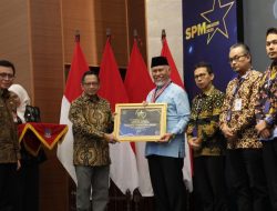 [Pemda Terbaik Dihargai, Pemda Terburuk Dilupakan]