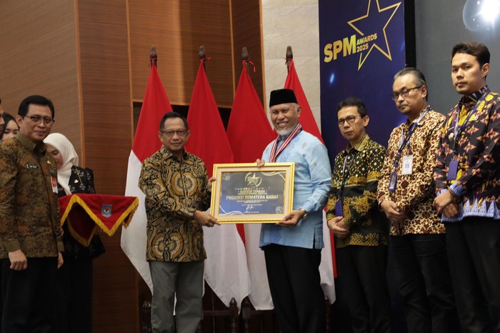 [Pemda Terbaik Dihargai, Pemda Terburuk Dilupakan]