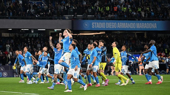 Suporter Napoli: Kunci Menang Vs Cagliari, Bantu Cannavaro Raih Kemenangan!