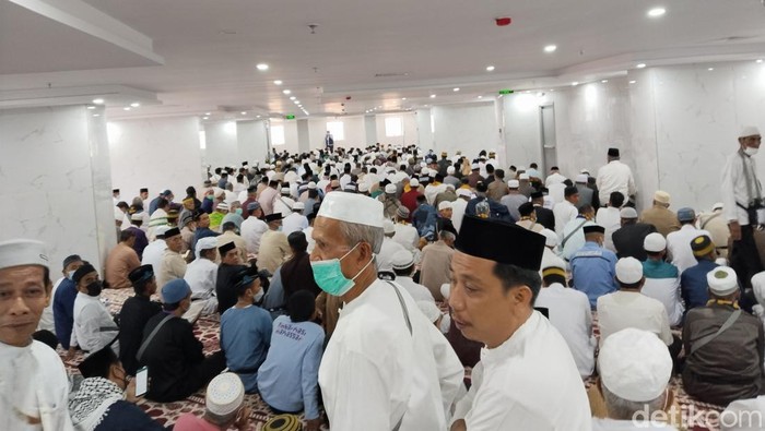 Jemaah Haji RI Tetap Khusyuk Jumatan di Hotel, Tak Terhambat Pembatasan Bus Shalawat