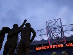 “Gagal Juara Liga Europa, MU PHK 200 Pegawai: Krisis atau Krisis Manajemen?”