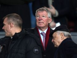“Viral Muka Masam Sir Alex Ferguson, Reaksi Mengejutkan di Final Liga Europa!”