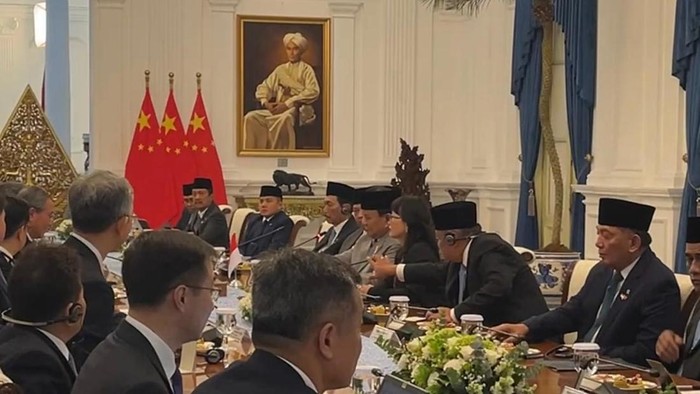 Prabowo dan PM China Li Qiang Bahas Keamanan Maritim di Istana