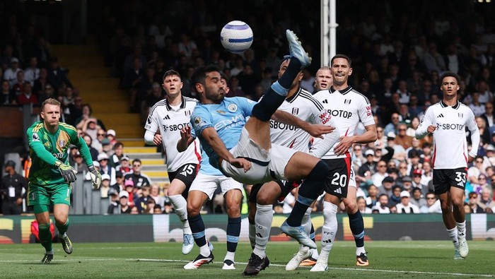 Turun Minum, Gol Salto Guendogan Bawa Man City Terbang Tinggi atas Fulham