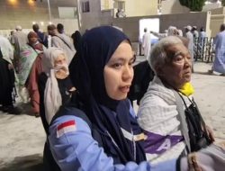 “Petugas Haji: Serba Bisa di Masjidil Haram, Bimbing Ibadah Hingga Petunjuk Arah!”