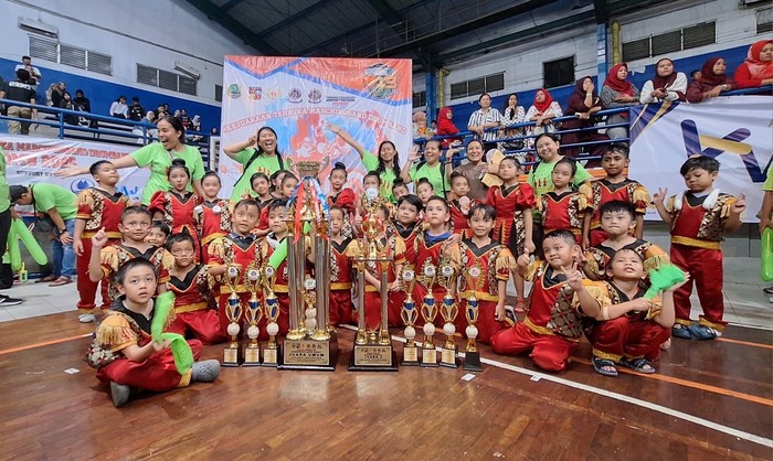 **Marching Band TKK 3 PENABUR Raup 9 Kategori di Piala Gubernur Jawa Barat 2025**