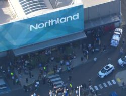 **Dunia Hari Ini: Penjualan Golok Dilarang di Melbourne, Insiden Mal Northland引发的严格措施**