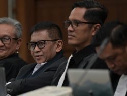 **Kubu Hasto Keberatan Penyelidik KPK Jadi Saksi Ahli di Persidangan: Jaksa Hadirkan Hafni Ferdian sebagai Ahli, Tim Hasto Protes!**