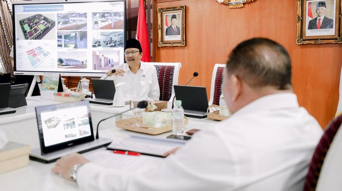 Gus Ipul Minta Pemda Perkuat Urusan Sosial untuk Cepat Atasi Kemiskinan di Indonesia