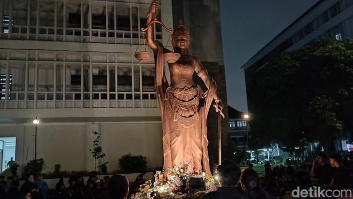 Mahasiswa FH UGM Bersatu Doa, Kenang Tragedi Argo Ditabrak BMW