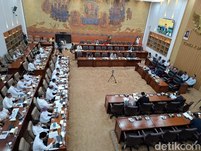 Raker Menkop-Komisi VI DPR: 10 Kesimpulan Gempakan Industri Kopdes Merah Putih