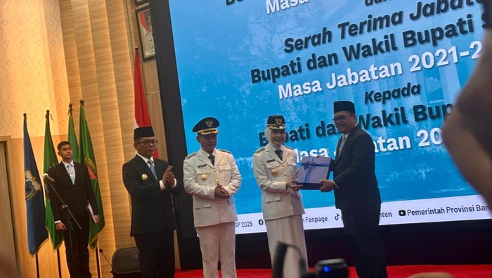 **Zakiyah-Najib Resmi Menjadi Bupati-Wabup Serang, Ini Janji Pertama untuk Warga**
