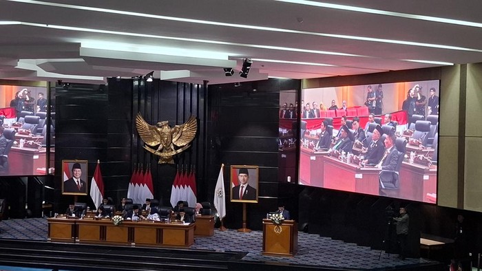 PKB Minta Pramono Penuhi Janji Kampanye Naikkan Dana Operasional RT-RW - Update 1
