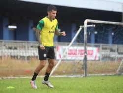 [Klaim Kluivert: Lilipaly Adalah Panutan Terbaik Timnas Indonesia]