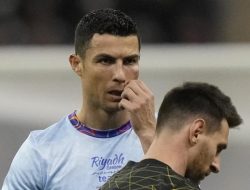 “Mau Tinggalkan Al Nassr, Ronaldo Tarik Tali Terakhir Menantang Messi?”