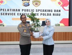 “Karo SDM Polda Riau: Komunikasi yang Baik, Kunci Sukses Layanan Prima!”