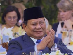 “Tawa Prabowo saat Macron Curi Perhatian dengan Pepatah ‘Sedikit-sedikit Jadi Bukit'”: Reaksi Menarik di tengah Gebrakan Politik Global