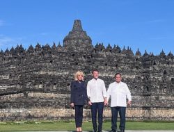 Prabowo dan Macron Gandeng Tangan di Borobudur, Tandai Perdamaian Global!