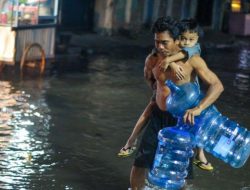 Banjir Rob Subur 2 RT di Penjaringan, Air Mencapai 55 Cm, Warga Terancam!