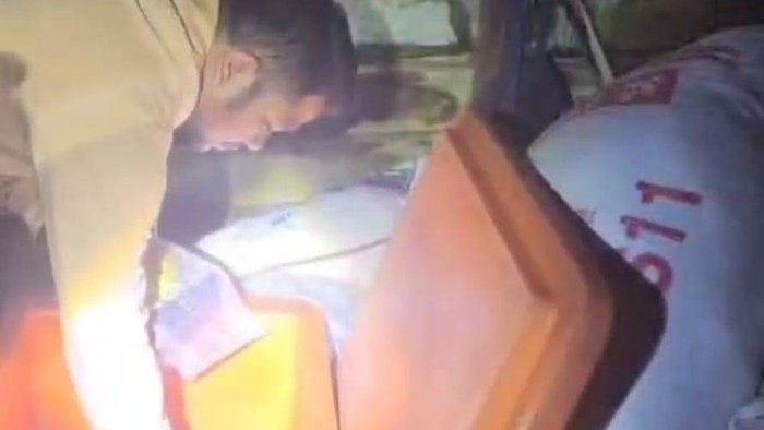 **2 Kurir Narkoba Disergap Polda Sumut, Sembunyikan 2 Kilogram Sabu di Kampung Nelayan**