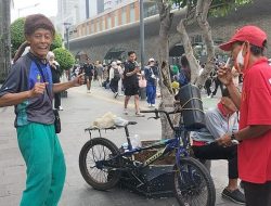 Lansia Bundaran HI Berjoget, Cerita Warga Perdana ke CFD yang Mengejutkan!