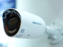 Polisi Taklukkan Misteri: Pria Tua Menyebut ‘Teroris’ dan Menyerang Penumpang TransJ di Rekaman CCTV!