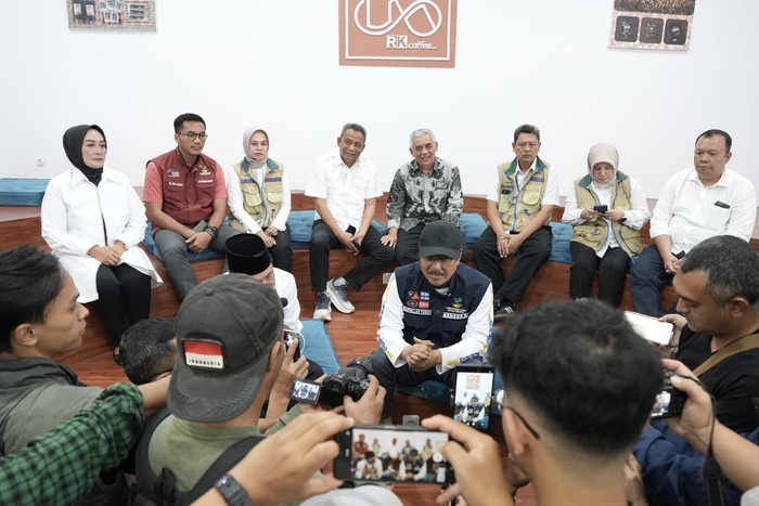 **Mensos Dialog dengan Orang Tua Calon Siswa Sekolah Rakyat, Gus Ipul Perkenalkan Inovasi Pendidikan di Wonosobo**
