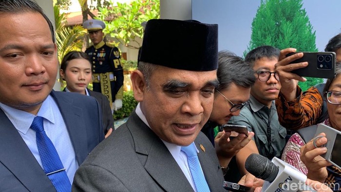 Muzani Ungkap Gibran Tanya Kabar Megawati di Holding Room Hari Pancasila - Update 1