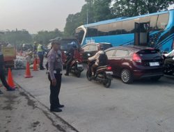 “Lalin di Pasar Rebo Jaktim Macet Imbas Proyek Perbaikan Jalan, Warga Terpaksa Relaikan Waktu”