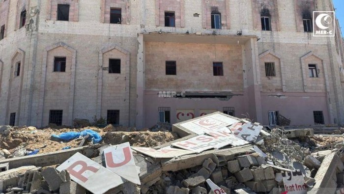 **Israel Paksa Evakuasi Rumah Sakit Indonesia di Gaza, Relawan Terancam**