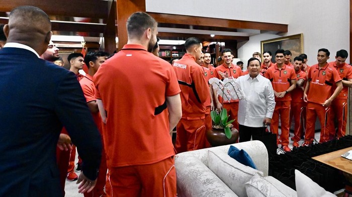 **Prabowo Berikan Apresiasi Spesial kepada Timnas Indonesia di Kertanegara, Setelah Meraih Kemenangan atas China**