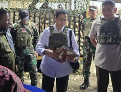 **Menteri Pertahanan dan Keuangan Pakai Rompi Anti-Peluru di Nduga: Menyelaraskan Keamanan dengan Dana Negara**