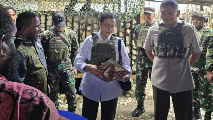 **Menteri Pertahanan dan Keuangan Pakai Rompi Anti-Peluru di Nduga: Menyelaraskan Keamanan dengan Dana Negara**