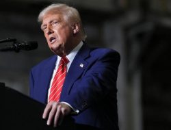 Trump Didakwa Rasis karena Blokir 12 Negara, Kecaman Meluber