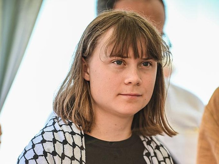 Greta Thunberg Kembali ke Swedia Usai Dideportasi Israel, Menyisakan Pertanyaan Besar tentang Kebijakan Global