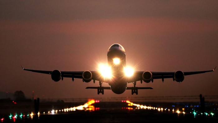 Tragedi Pesawat Air India Tujuan Inggris di Bandara Ahmedabad: 242 Penumpang Selamat?