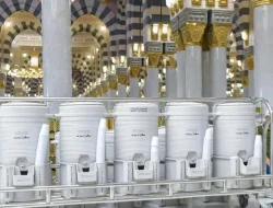 **Bawa Air Zamzam ke Pesawat? Ini Aturan yang Wajib Diketahui Jemaah Haji Indonesia!**
