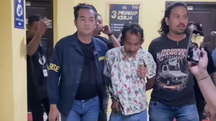 Uray Berkelit: Tragedi Bayi yang Ditemukan Tewas di Depan Masjid Singkawang