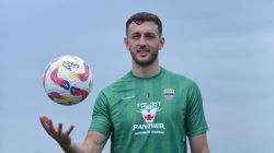 Kiper Baru Persib Adam Przybek Jalani Latihan Perdana, Apakah Ini Solusi untuk Masalah Bertahan?