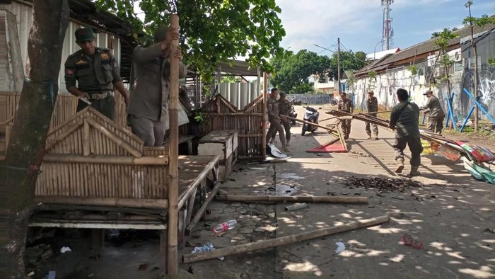 Satpol PP Depok Tertangkap Tangan Saat Turunkan Gerebek di Malam Minggu