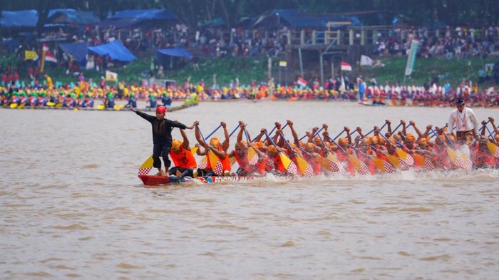 Tarian Bocah di Sampan Pacu Jalur Viral, Pemprov Riau Bersorak