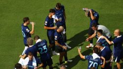 Ribut Lautaro-Calhanoglu, Chivu Ancam Hentikan Kompetisi