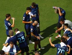 Ribut Lautaro-Calhanoglu, Chivu Ancam Hentikan Kompetisi
