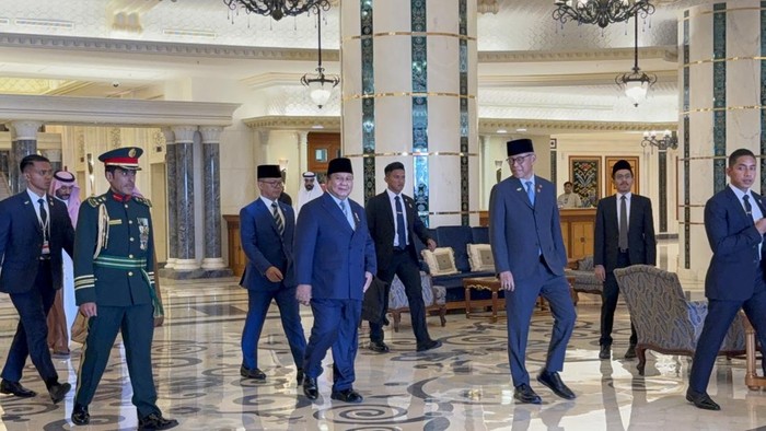 **Prabowo Subianto Bertemu Pangeran MBS di Istana Al-Salam, Delegasi Indonesia Hadir dalam Pertemuan Strategis**