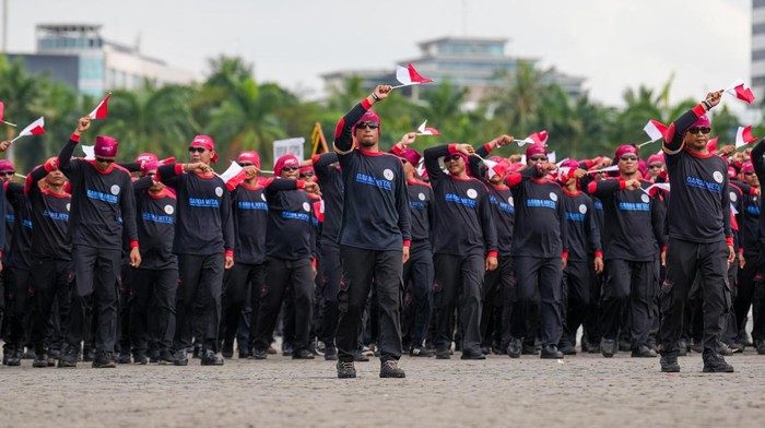 Bukti Nyata Kolaborasi Dengan Masyarakat, Buruh Meriahkan HUT Bhayangkara ke-79 - Update 1