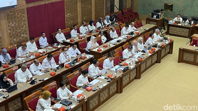 Jawaban Fadli Zon Bikin Legislator Menangis di Senayan: Polemik Tragedi 1998