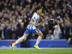**Dilirik oleh Bayern Munich dan Al Nassr, Kaoru Mitoma Pilih Bertahan di Brighton**