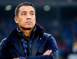 Liverpool Rombak Staf Pelatih, Van Bronckhorst Datang: Perubahan Besar di Anfield?