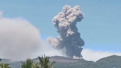 Gunung Dukono di Malut Erupsi Lagi, Abu Vulkanik Mencapai Ketinggian 1,1 Km